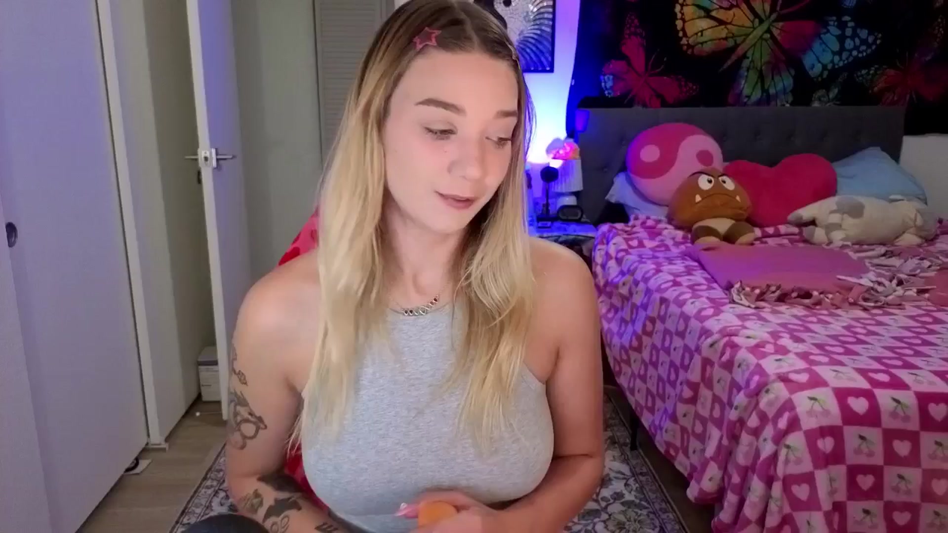 Gallery image thumbnail from VioletRay's myfreecams stream on, 02/17/2026, 24:33 image 1 of 20