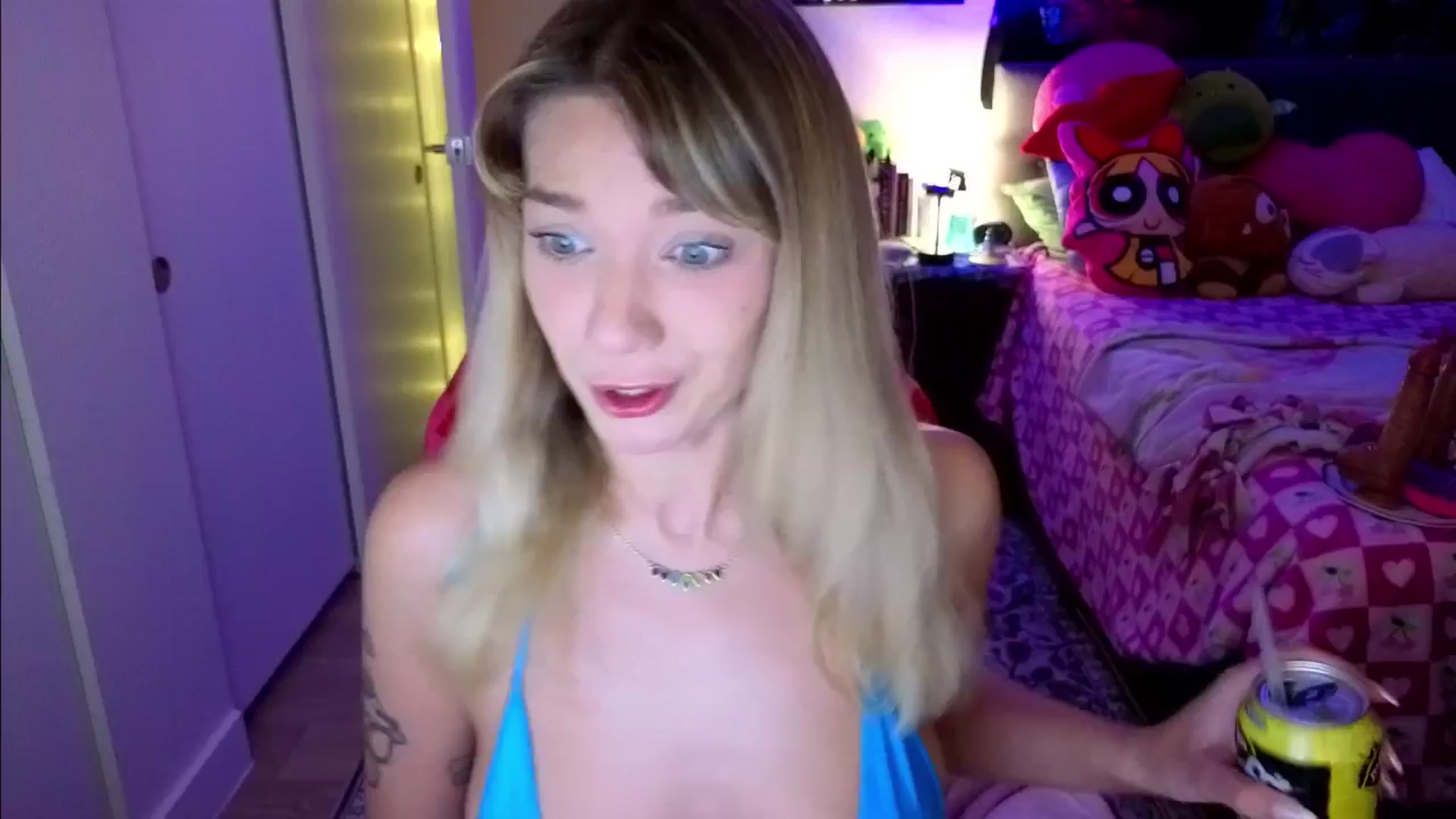 Gallery image thumbnail from VioletRay's myfreecams stream on, 04/10/2026, 04:34 image 4 of 20