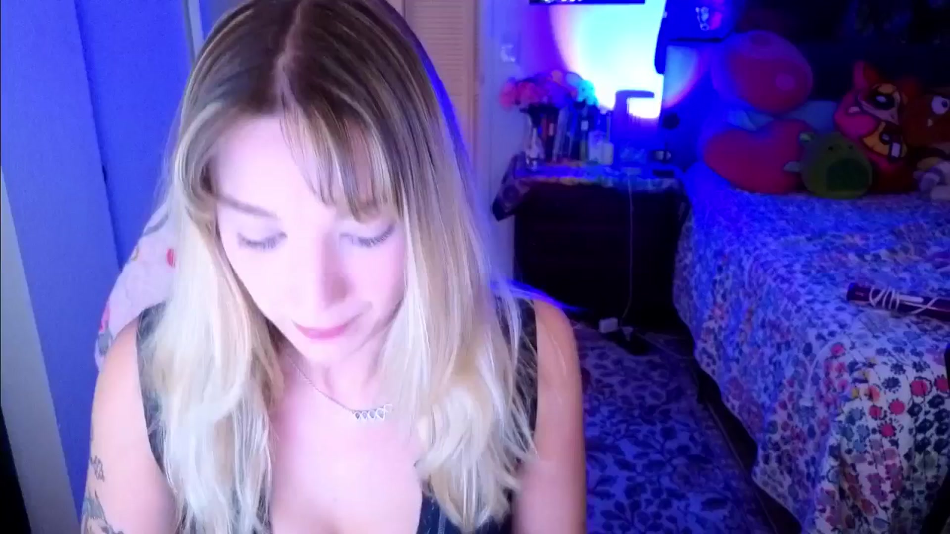 Gallery image thumbnail from VioletRay's myfreecams stream on, 04/17/2026, 03:40 image 1 of 20