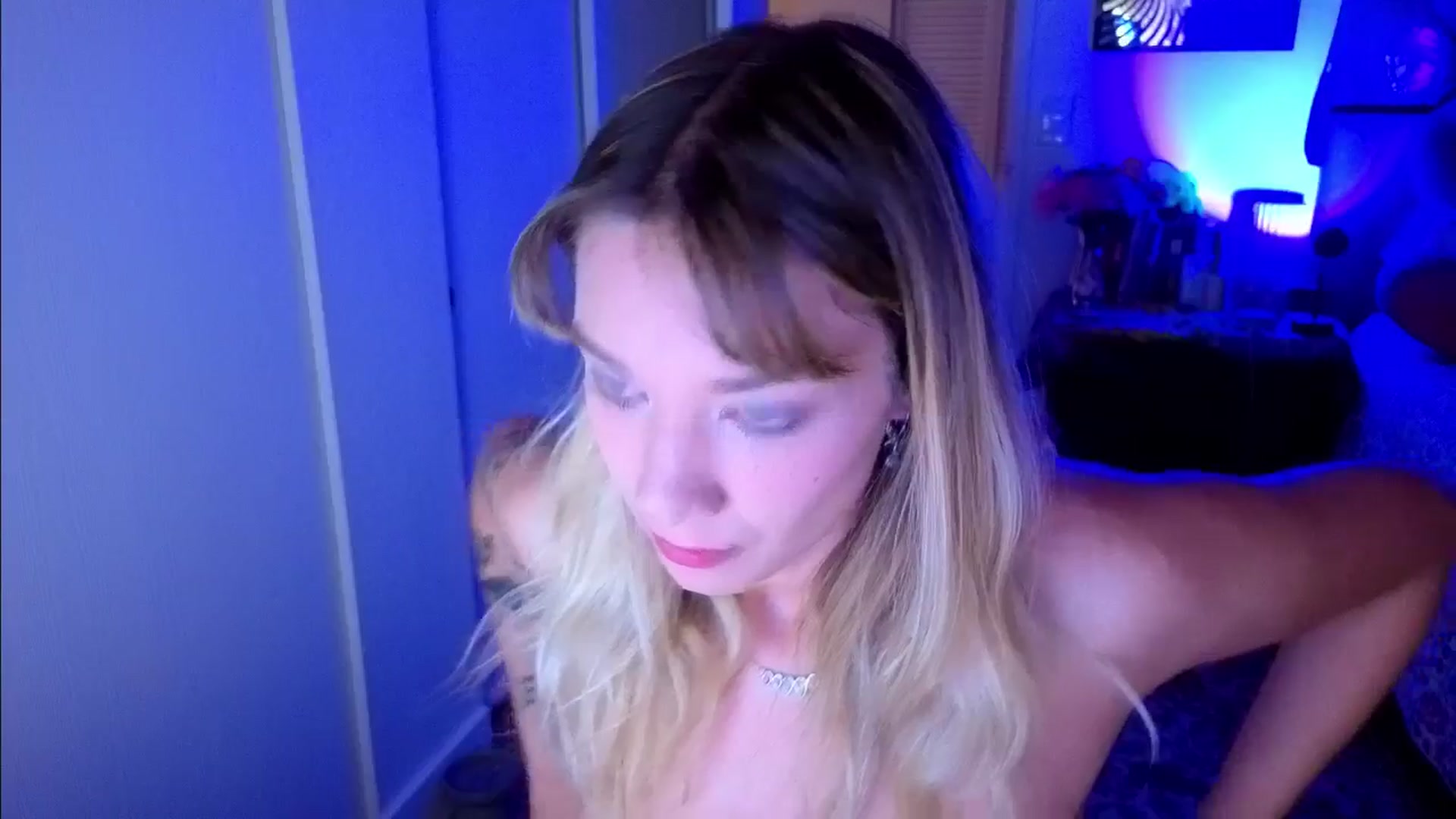Gallery image thumbnail from VioletRay's myfreecams stream on, 04/17/2026, 04:44 image 6 of 20