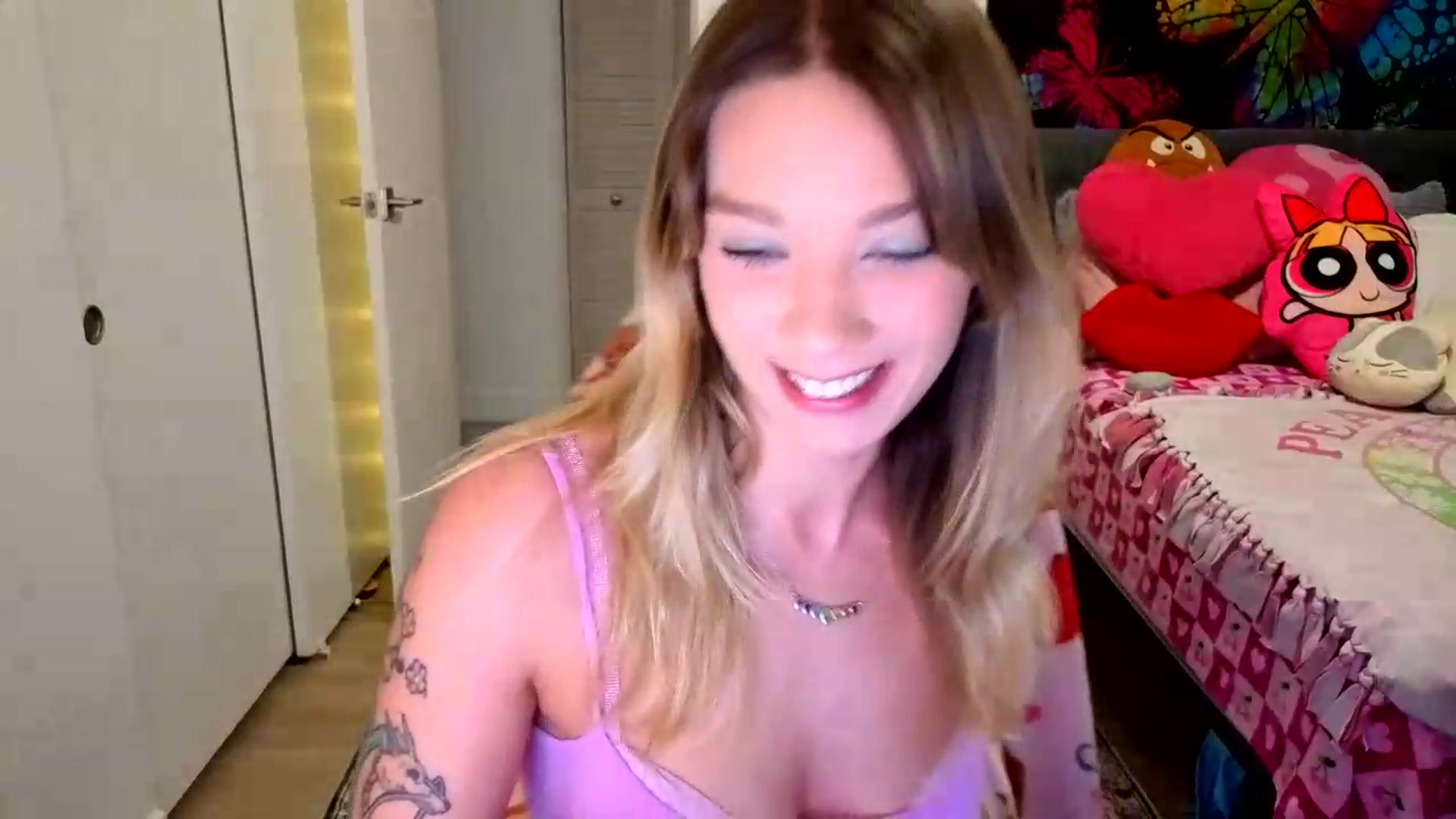 Gallery image thumbnail from VioletRay's myfreecams stream on, 07/01/2026, 05:32 image 15 of 20