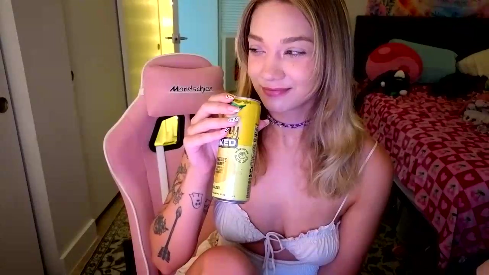 Gallery image thumbnail from VioletRay's myfreecams stream on, 08/17/2026, 21:36 image 10 of 20