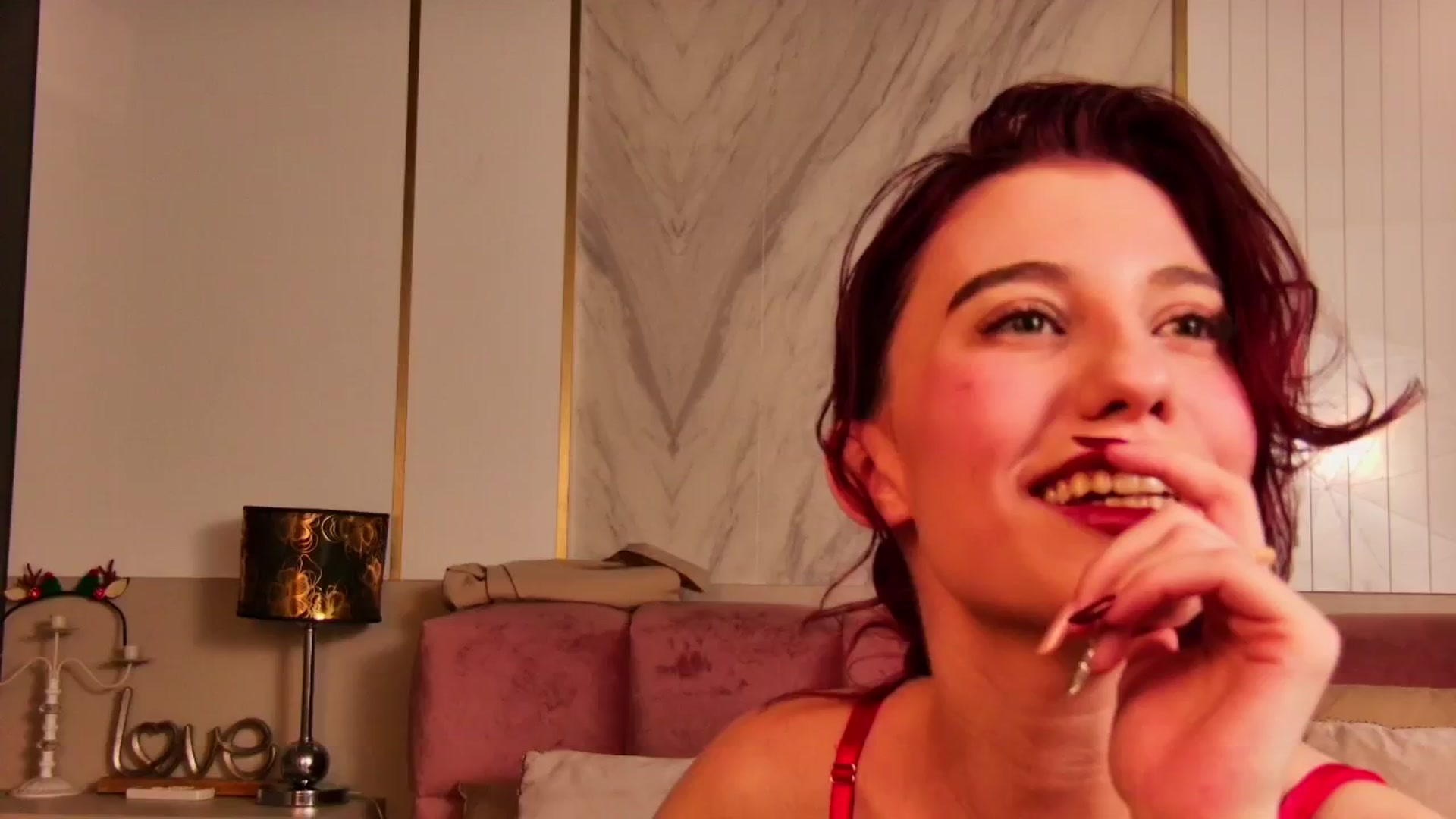 Gallery image thumbnail from VioletWonder_'s myfreecams stream on, 01/30/2025, 23:43 image 3 of 20