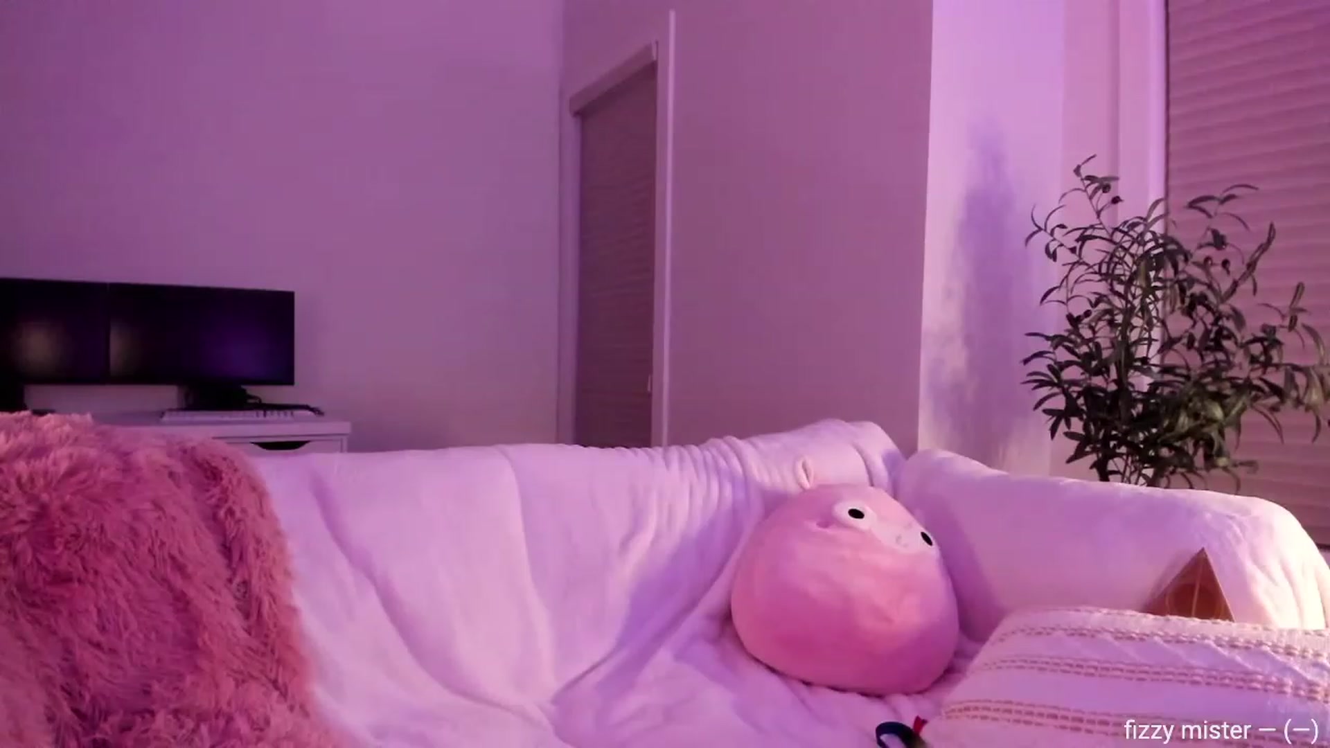 Gallery image thumbnail from Violet_Bau's myfreecams stream on, 07/23/2023, 09:37 image 20 of 20