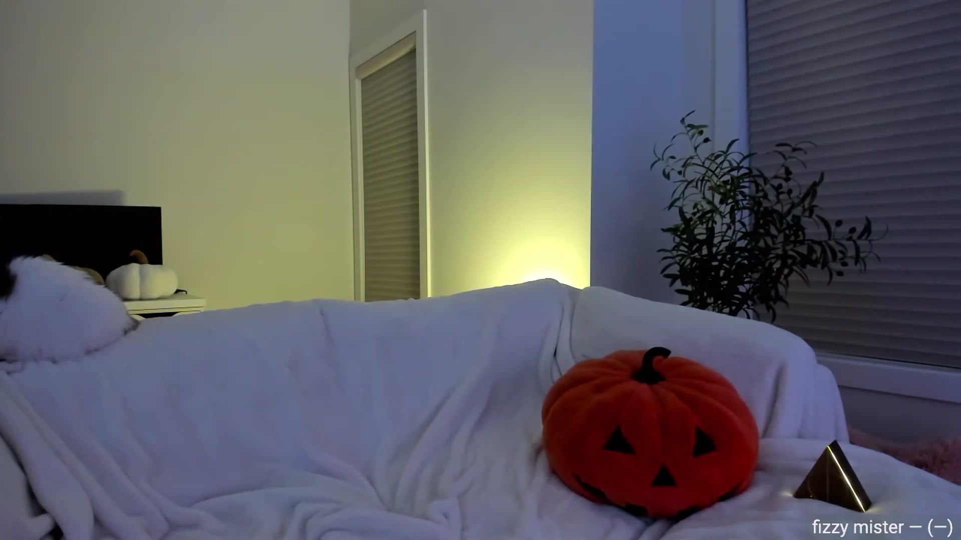 Gallery image thumbnail from Violet_Bau's myfreecams stream on, 08/06/2023, 07:56 image 14 of 20
