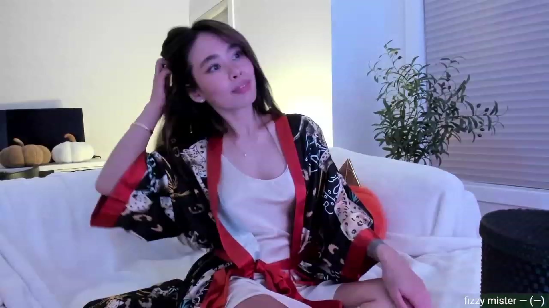 Gallery image thumbnail from Violet_Bau's myfreecams stream on, 08/06/2023, 09:38 image 1 of 20