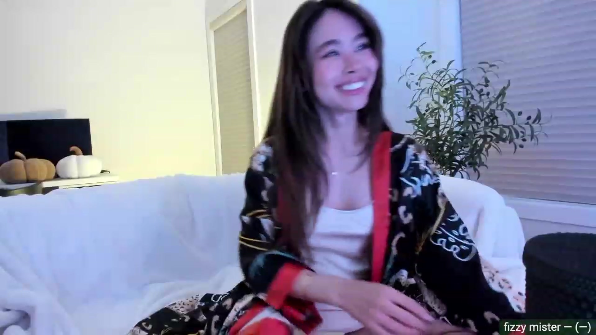 Gallery image thumbnail from Violet_Bau's myfreecams stream on, 08/06/2023, 09:38 image 3 of 20