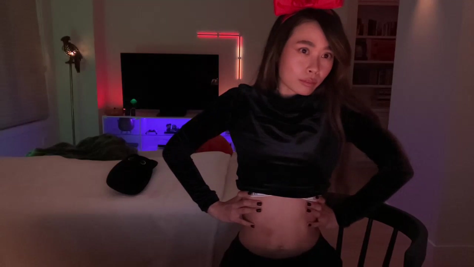 Gallery image thumbnail from Violet_Bau's myfreecams stream on, 10/21/2023, 10:35 image 13 of 20