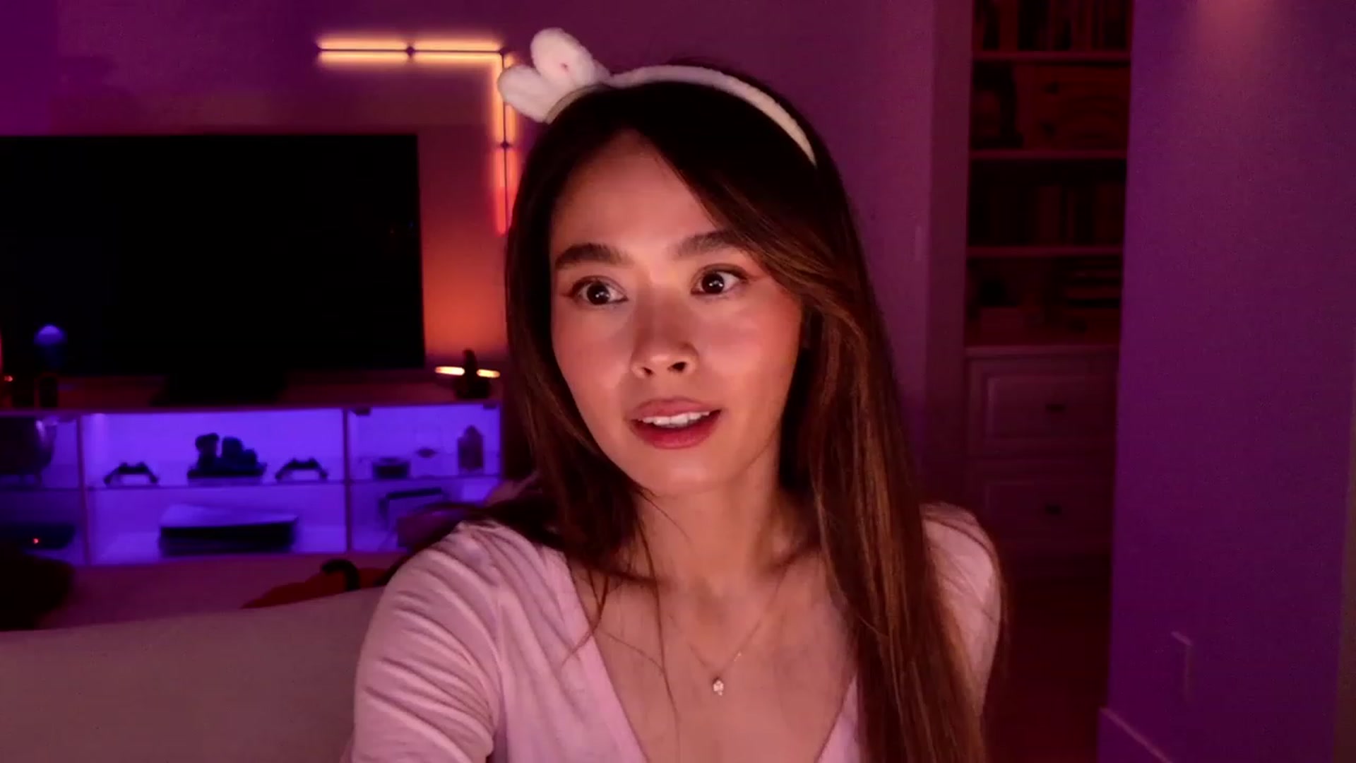 Gallery image thumbnail from Violet_Bau's myfreecams stream on, 10/23/2023, 06:17 image 7 of 20