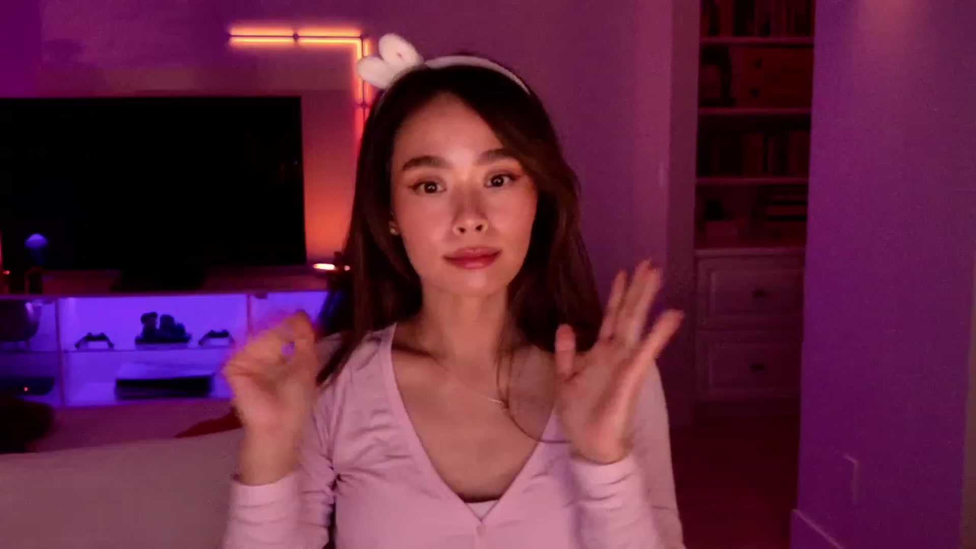 Gallery image thumbnail from Violet_Bau's myfreecams stream on, 10/23/2023, 06:17 image 9 of 20