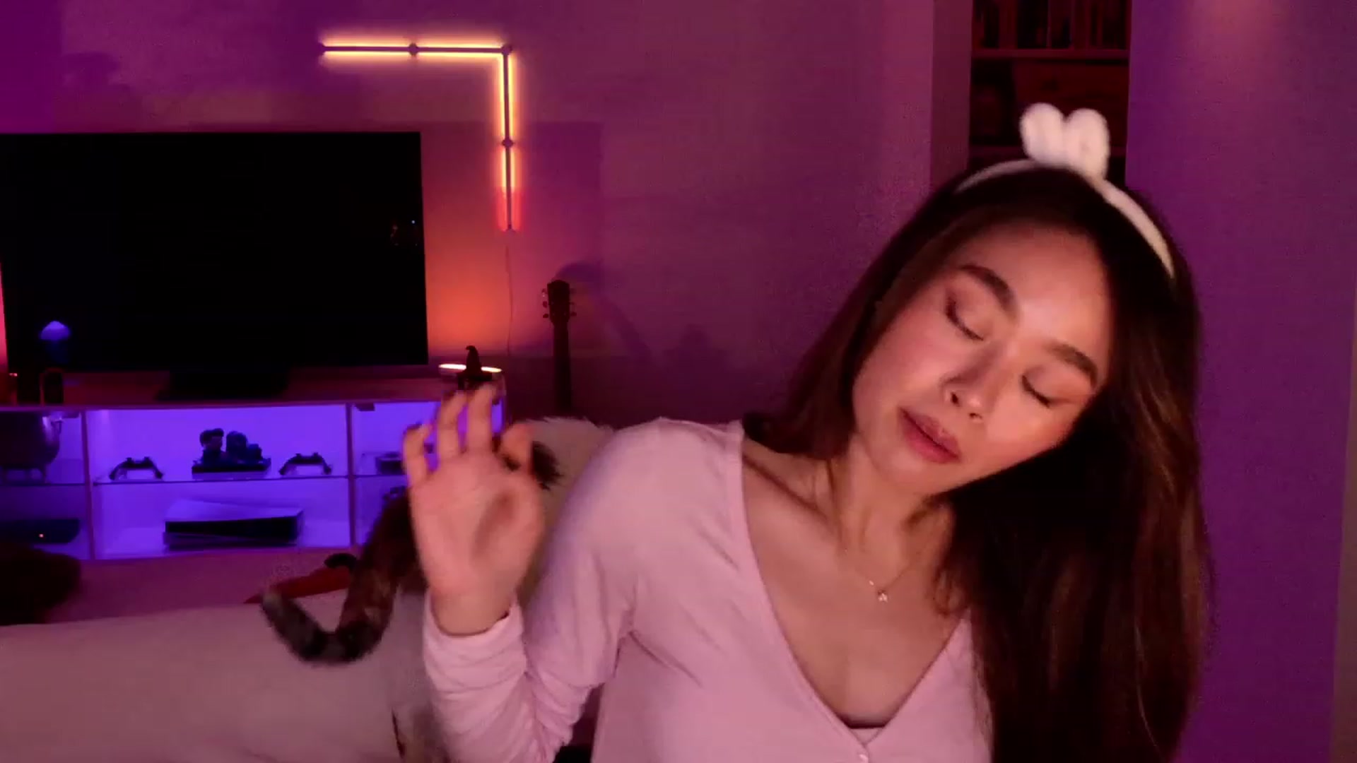 Gallery image thumbnail from Violet_Bau's myfreecams stream on, 10/23/2023, 06:17 image 12 of 20