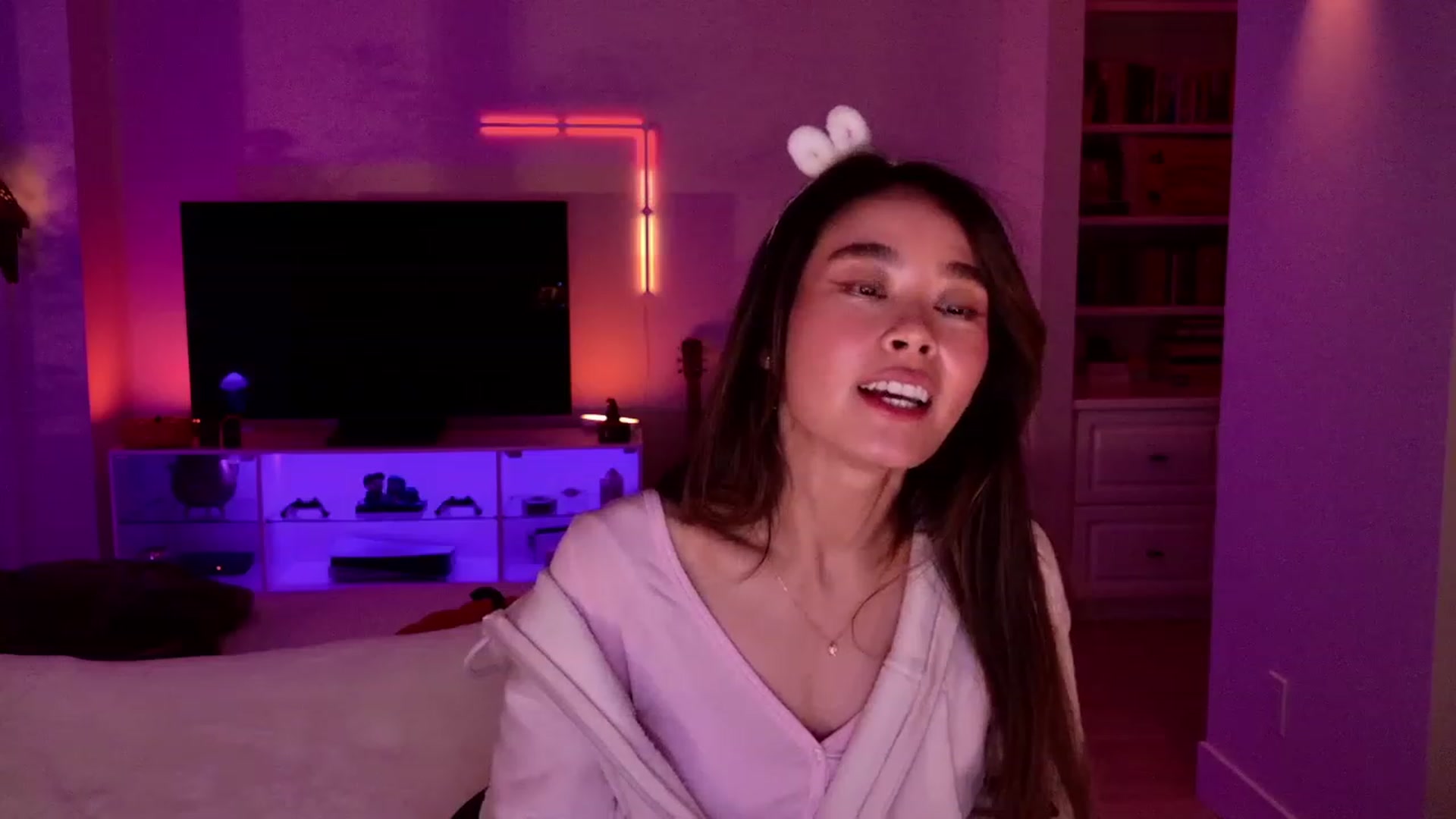 Gallery image thumbnail from Violet_Bau's myfreecams stream on, 10/23/2023, 08:24 image 14 of 20
