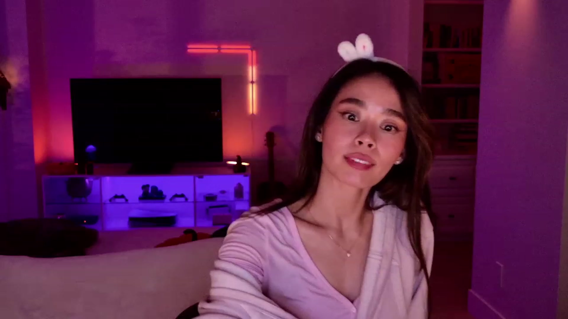 Gallery image thumbnail from Violet_Bau's myfreecams stream on, 10/23/2023, 08:24 image 12 of 20