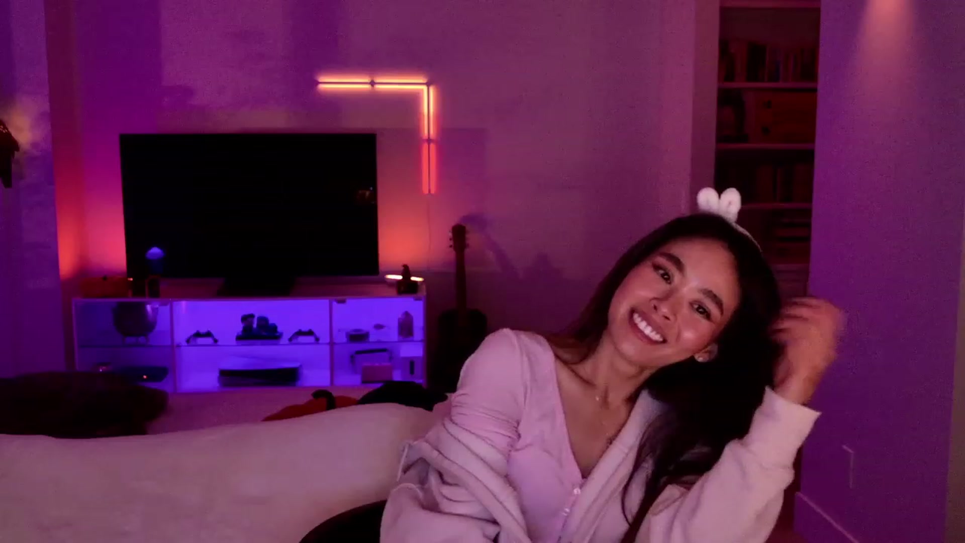 Gallery image thumbnail from Violet_Bau's myfreecams stream on, 10/23/2023, 08:24 image 13 of 20