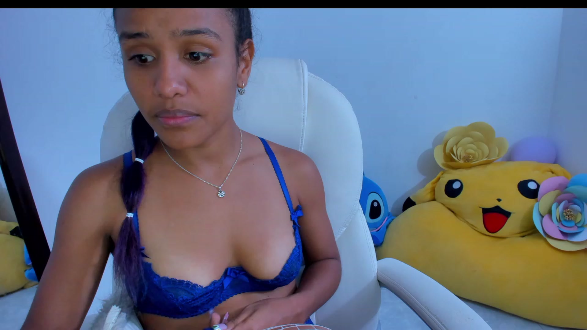 Gallery image thumbnail from Violet_Fit's myfreecams stream on, 11/19/2022, 14:28 image 7 of 20