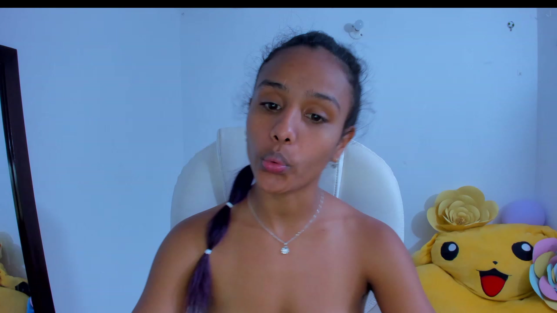 Gallery image thumbnail from Violet_Fit's myfreecams stream on, 11/19/2022, 14:28 image 16 of 20