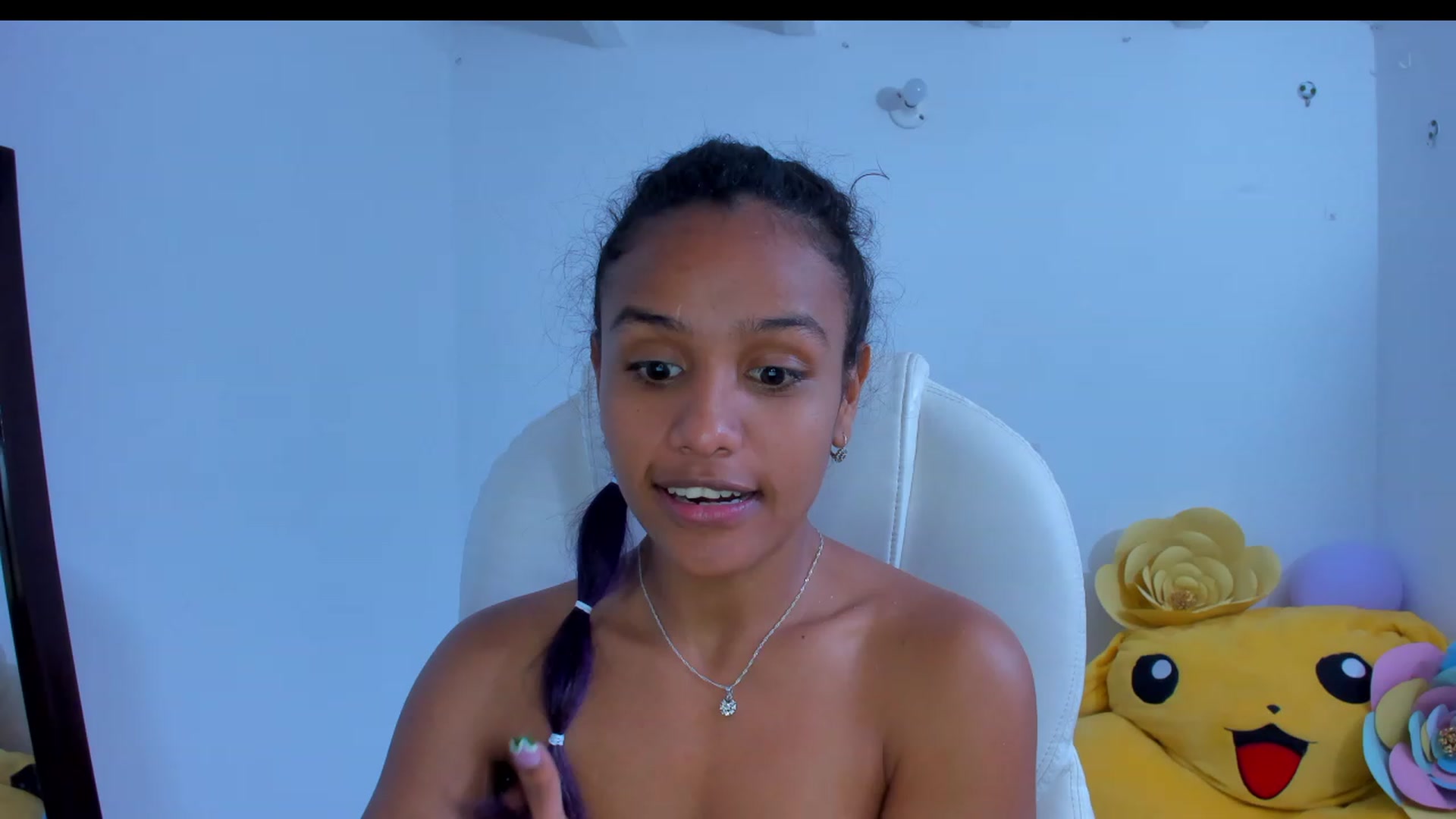 Gallery image thumbnail from Violet_Fit's myfreecams stream on, 11/19/2022, 14:53 image 12 of 20