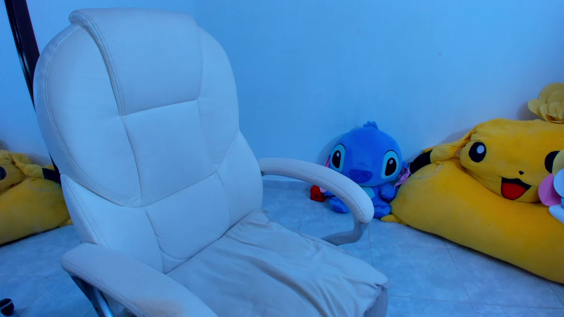 Gallery image thumbnail from Violet_Fit's myfreecams stream on, 11/23/2022, 05:28 image 14 of 20