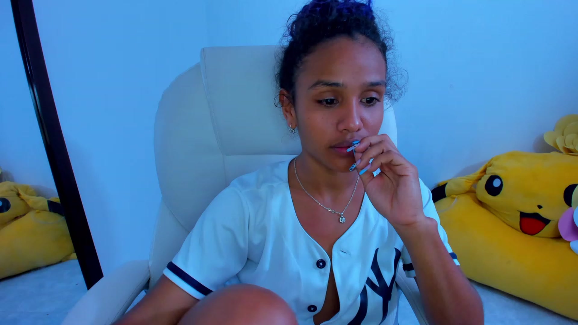 Gallery image thumbnail from Violet_Fit's myfreecams stream on, 11/23/2022, 05:28 image 19 of 20
