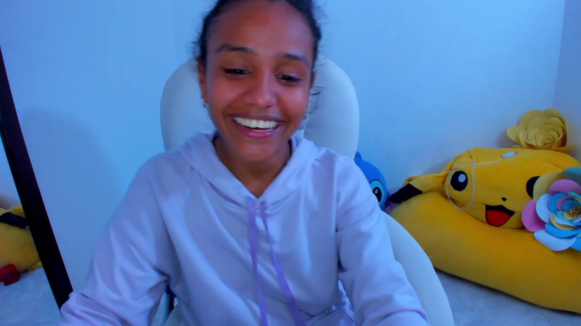 Gallery image thumbnail from Violet_Fit's myfreecams stream on, 11/24/2022, 16:01 image 17 of 20