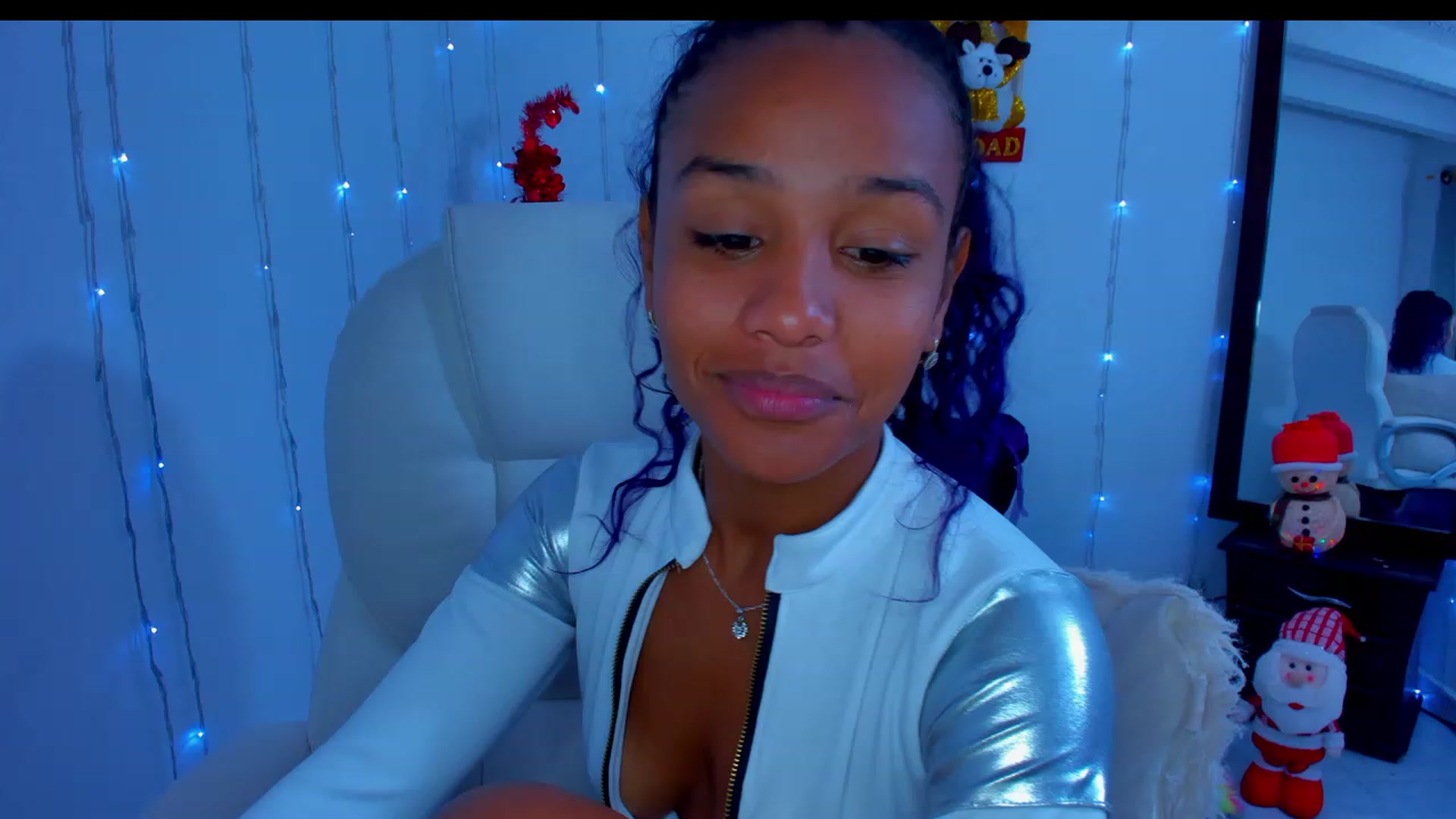 Gallery image thumbnail from Violet_Fit's myfreecams stream on, 12/01/2022, 13:00 image 11 of 20