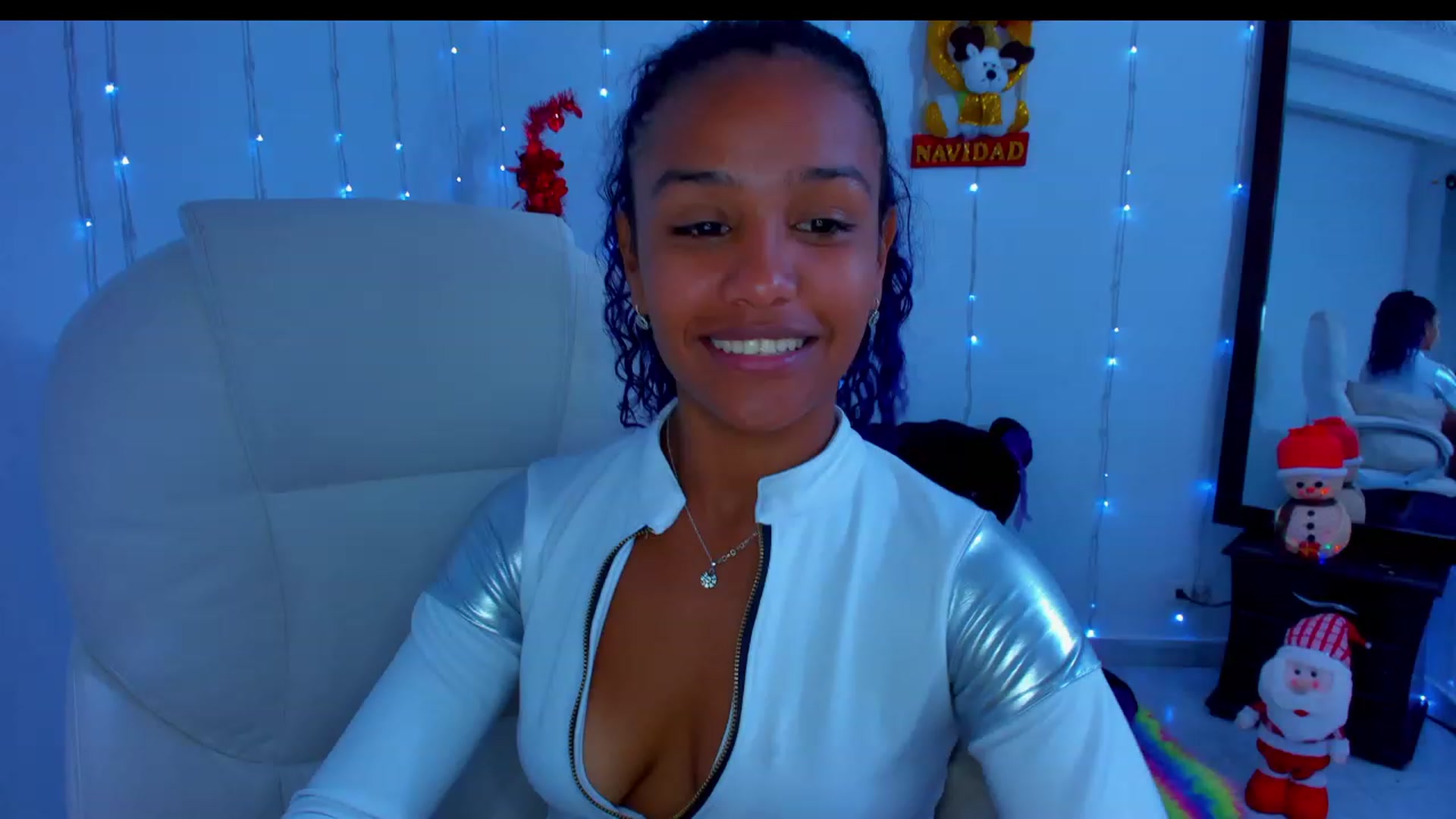 Gallery image thumbnail from Violet_Fit's myfreecams stream on, 12/01/2022, 13:00 image 20 of 20