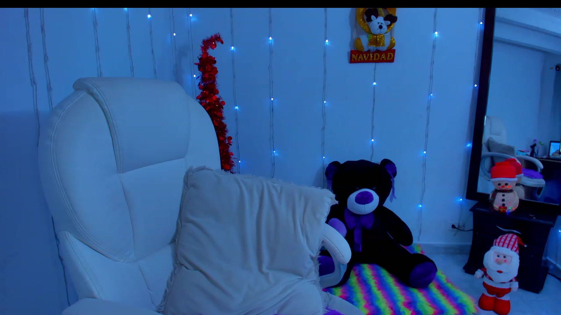 Gallery image thumbnail from Violet_Fit's myfreecams stream on, 12/01/2022, 13:00 image 15 of 20