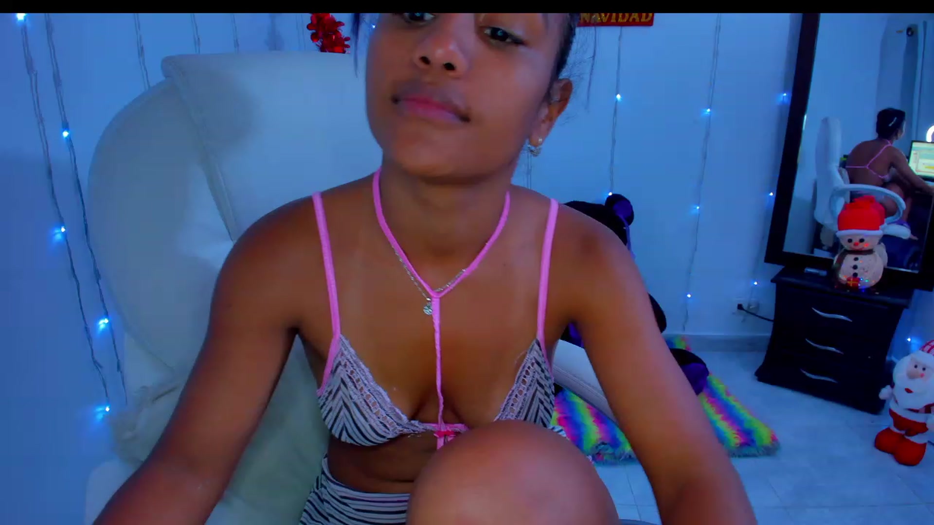 Gallery image thumbnail from Violet_Fit's myfreecams stream on, 12/04/2022, 13:19 image 17 of 20