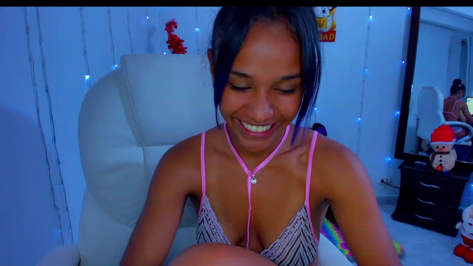 Gallery image thumbnail from Violet_Fit's myfreecams stream on, 12/04/2022, 14:50 image 19 of 20