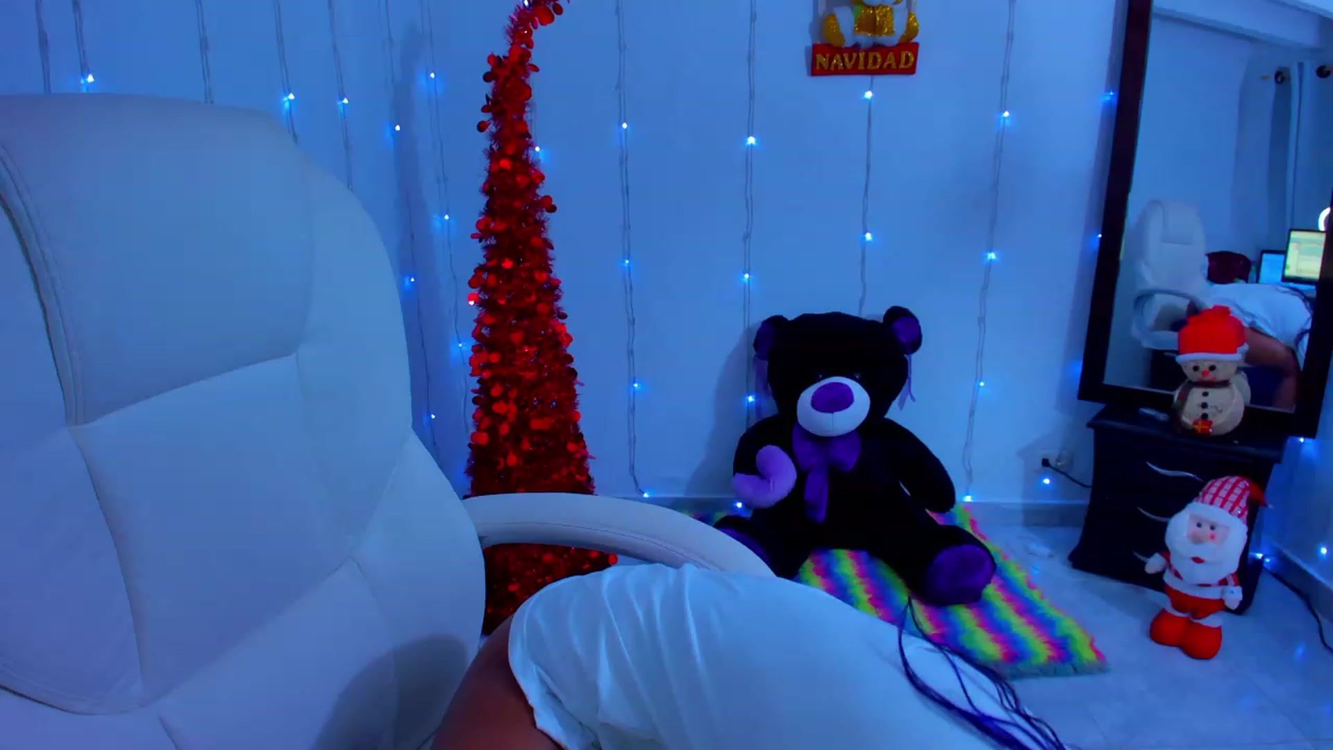 Gallery image thumbnail from Violet_Fit's myfreecams stream on, 12/06/2022, 12:55 image 1 of 20