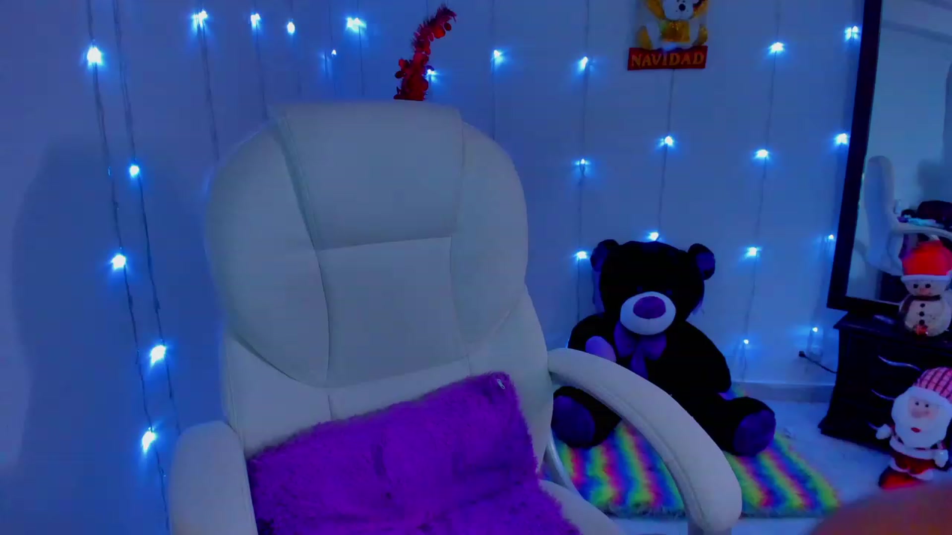Gallery image thumbnail from Violet_Fit's myfreecams stream on, 12/07/2022, 12:08 image 15 of 20