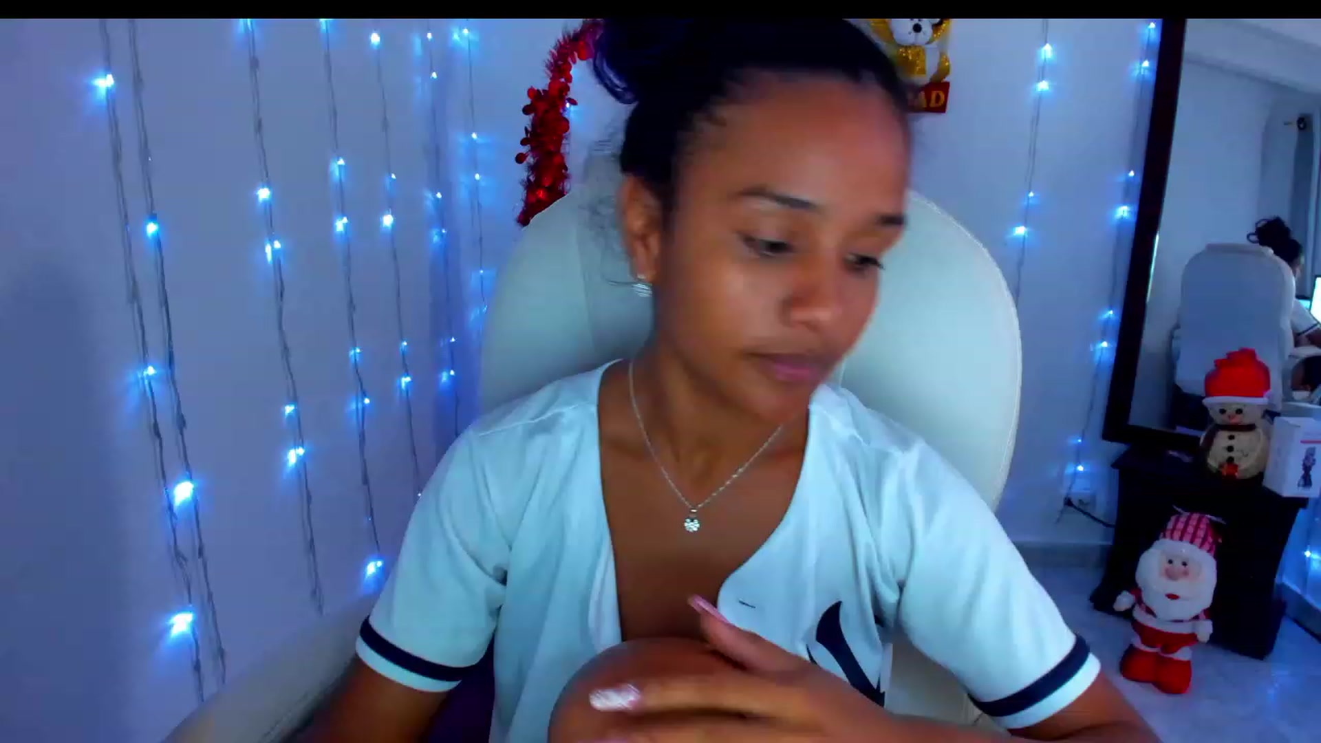 Gallery image thumbnail from Violet_Fit's myfreecams stream on, 12/10/2022, 14:36 image 18 of 20