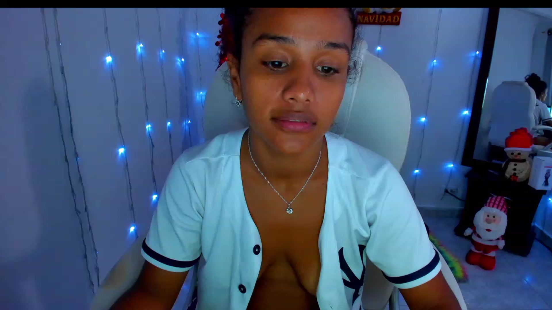 Gallery image thumbnail from Violet_Fit's myfreecams stream on, 12/10/2022, 14:36 image 16 of 20