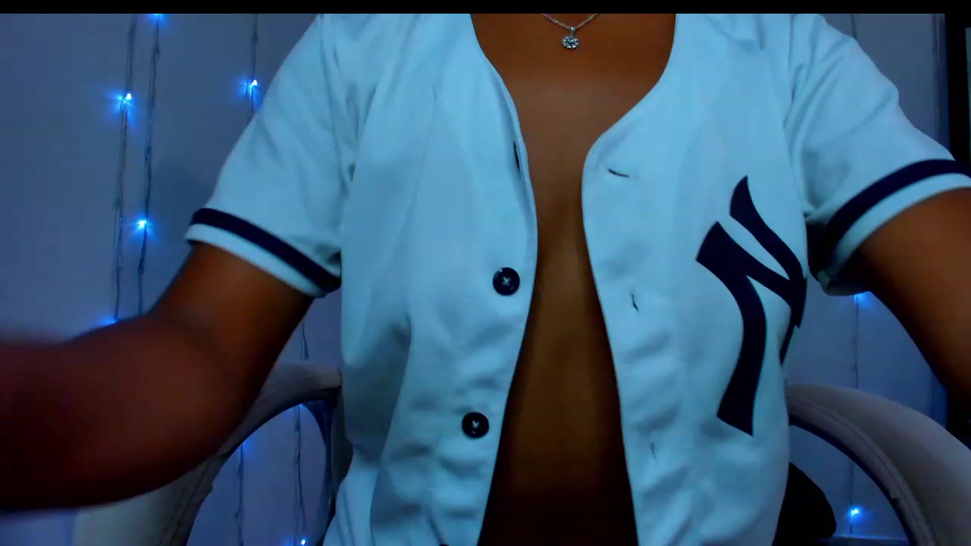 Gallery image thumbnail from Violet_Fit's myfreecams stream on, 12/10/2022, 14:36 image 12 of 20