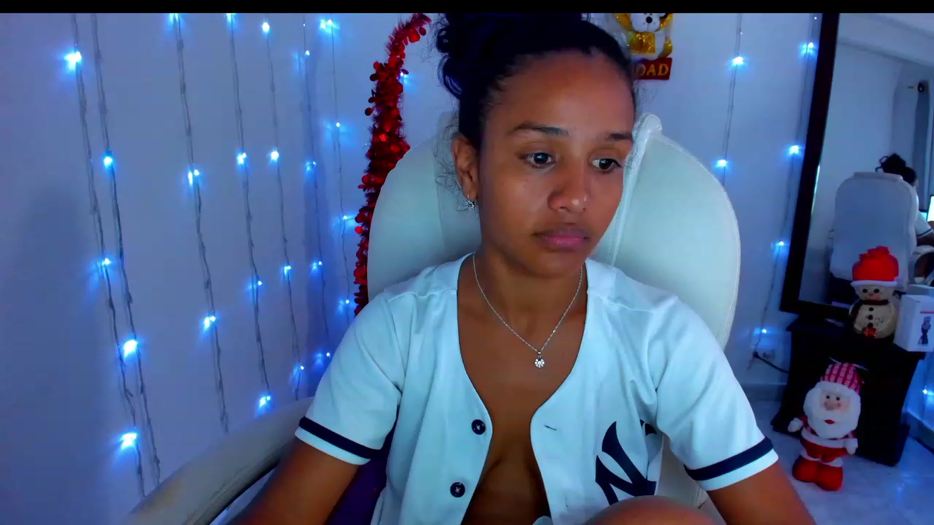Gallery image thumbnail from Violet_Fit's myfreecams stream on, 12/10/2022, 14:36 image 20 of 20