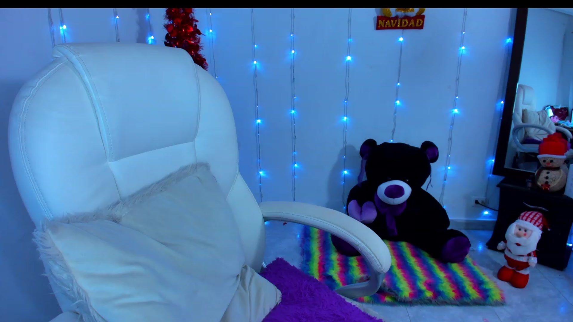 Gallery image thumbnail from Violet_Fit's myfreecams stream on, 12/16/2022, 13:02 image 18 of 20