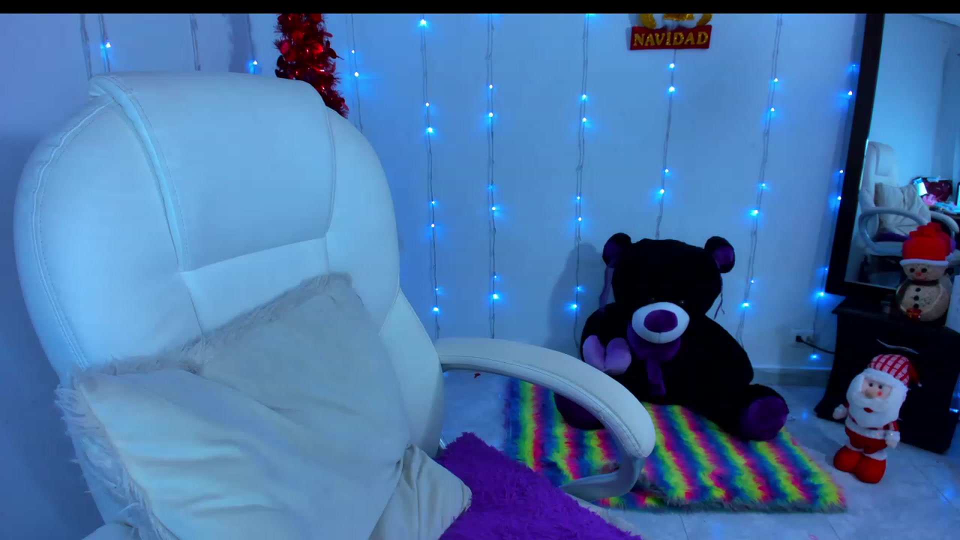 Gallery image thumbnail from Violet_Fit's myfreecams stream on, 12/16/2022, 13:02 image 15 of 20