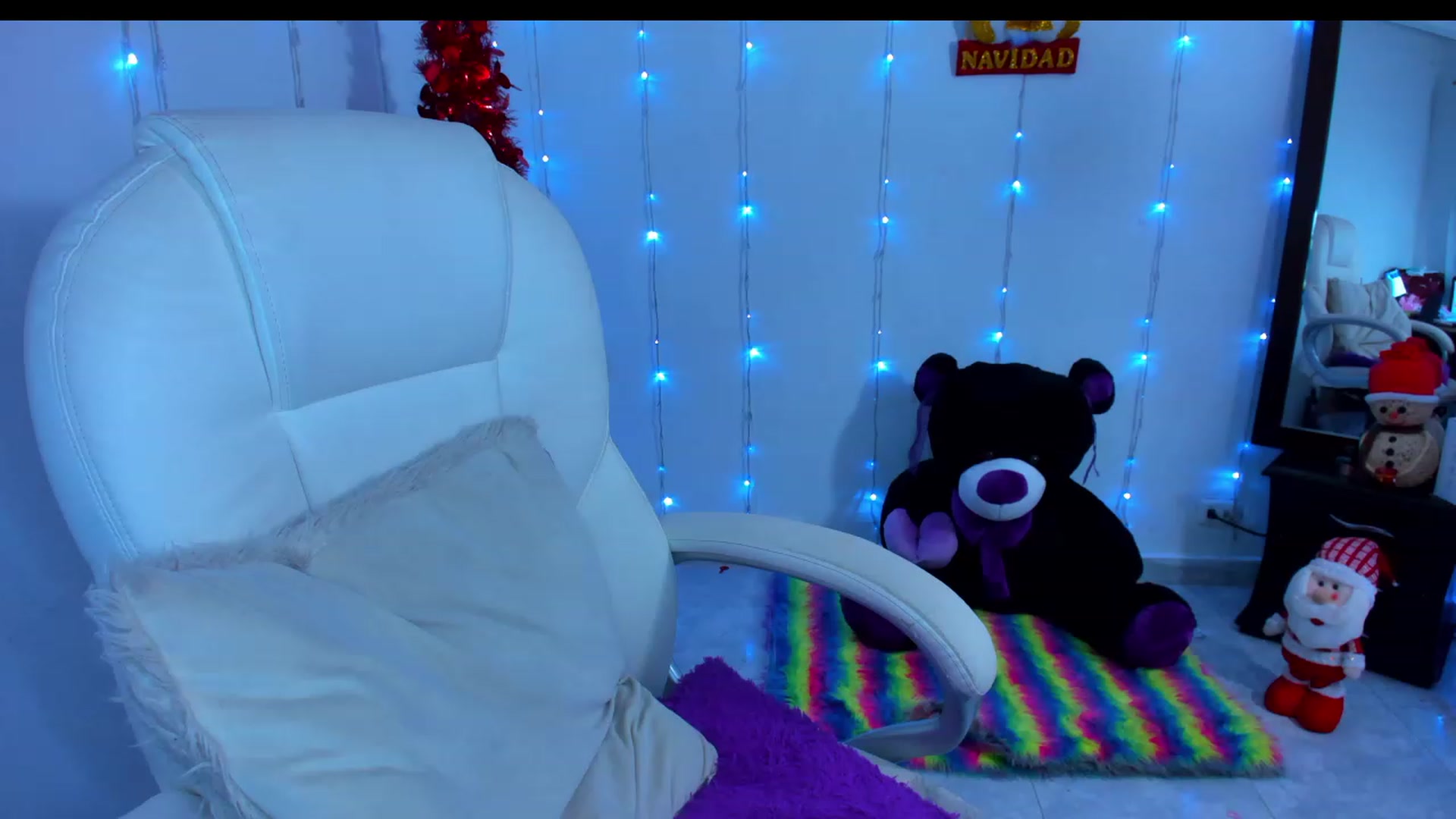 Gallery image thumbnail from Violet_Fit's myfreecams stream on, 12/16/2022, 13:02 image 10 of 20