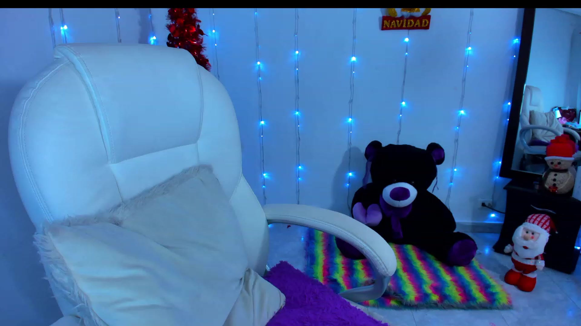 Gallery image thumbnail from Violet_Fit's myfreecams stream on, 12/16/2022, 13:02 image 17 of 20