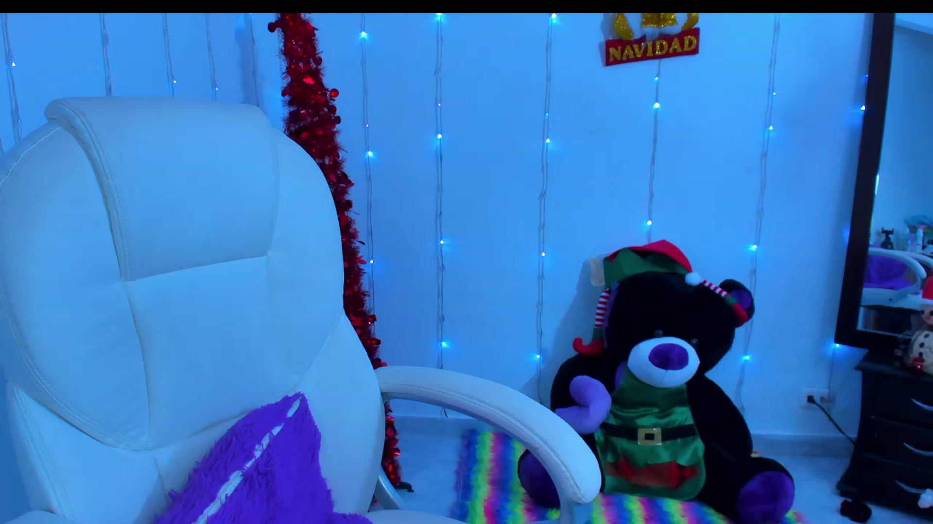 Gallery image thumbnail from Violet_Fit's myfreecams stream on, 12/20/2022, 12:55 image 14 of 20
