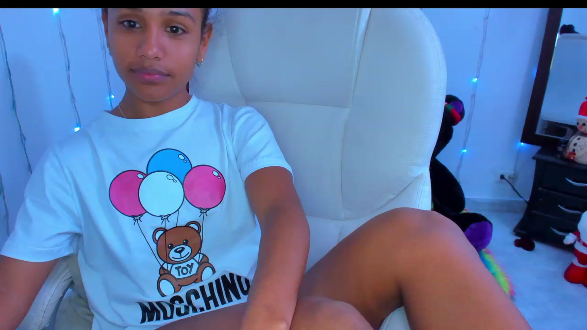 Gallery image thumbnail from Violet_Fit's myfreecams stream on, 12/21/2022, 13:17 image 16 of 20