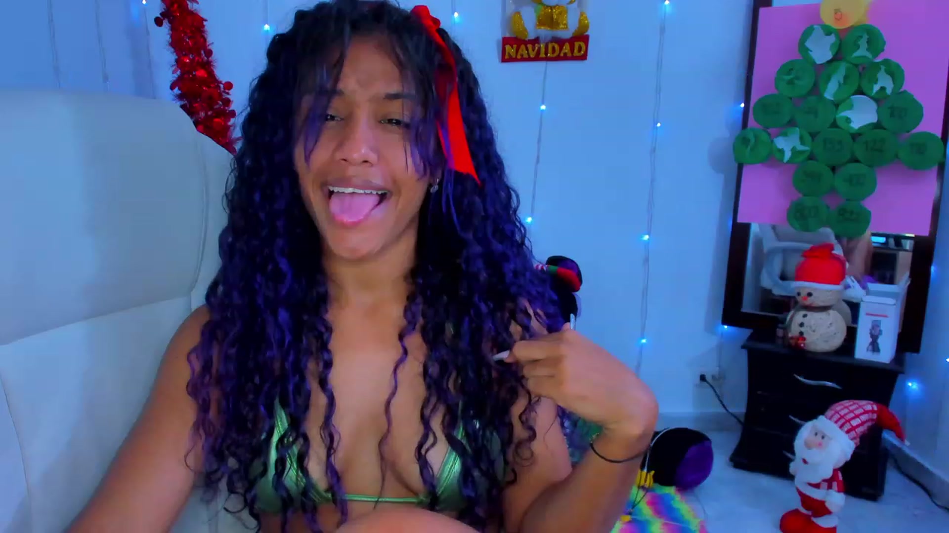 Gallery image thumbnail from Violet_Fit's myfreecams stream on, 12/28/2022, 14:03 image 16 of 20