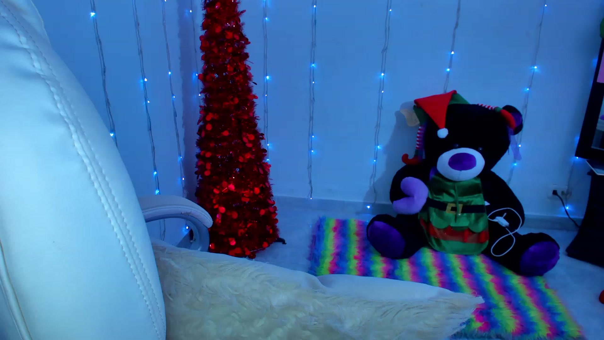 Gallery image thumbnail from Violet_Fit's myfreecams stream on, 12/30/2022, 14:31 image 4 of 20