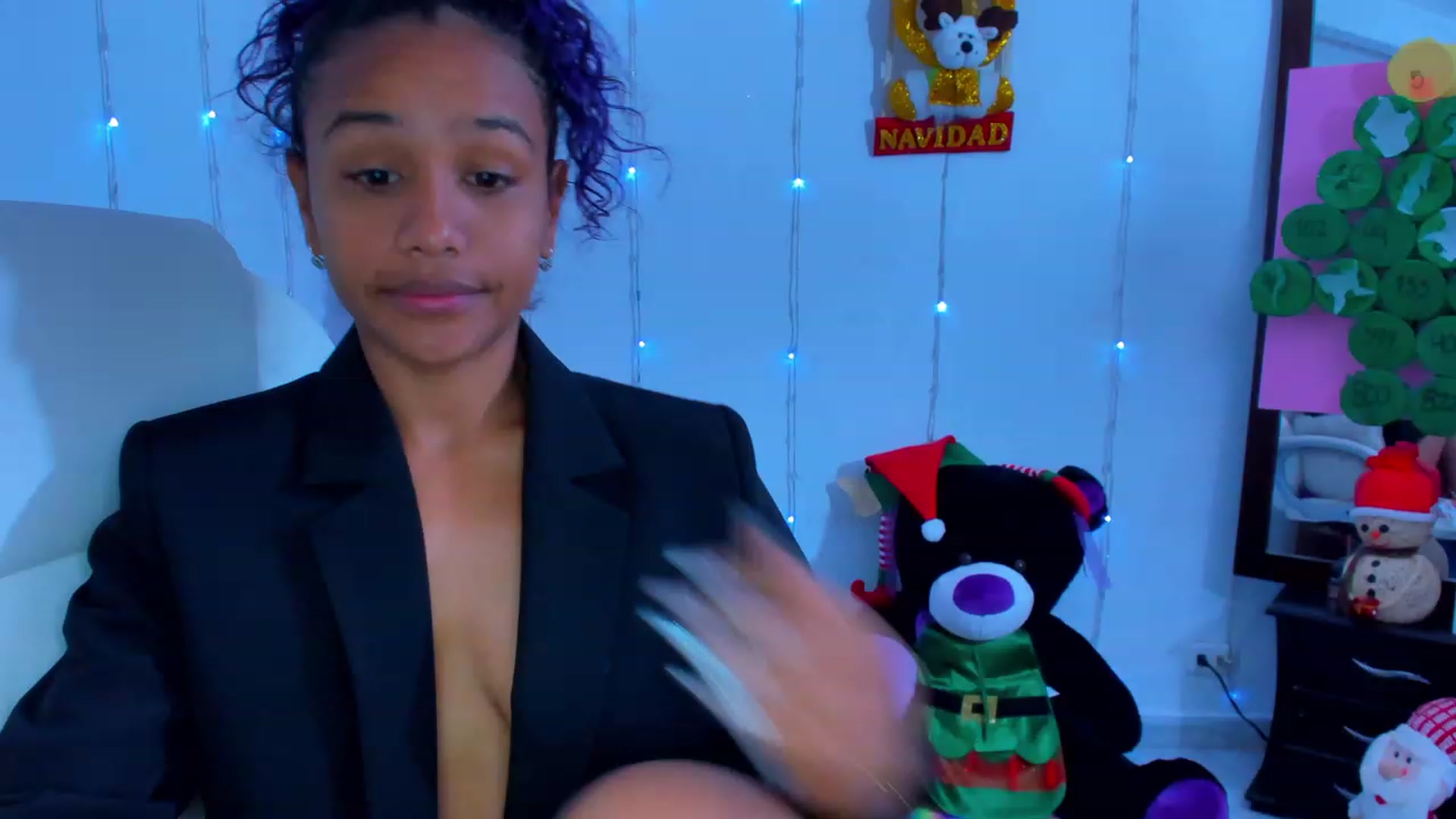 Gallery image thumbnail from Violet_Fit's myfreecams stream on, 12/31/2022, 15:26 image 9 of 20