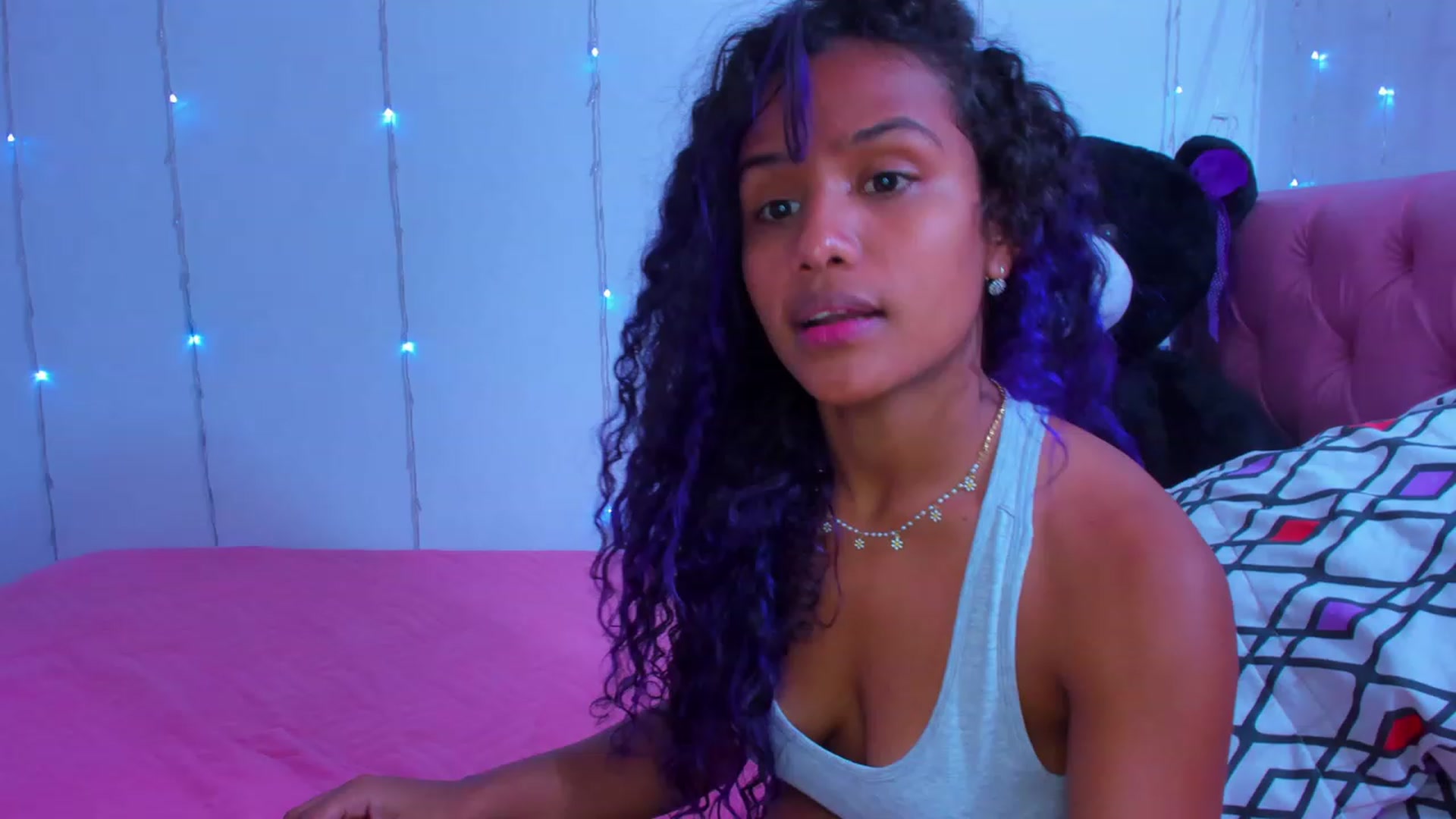 Gallery image thumbnail from Violet_Fit's myfreecams stream on, 01/17/2023, 15:04 image 9 of 20