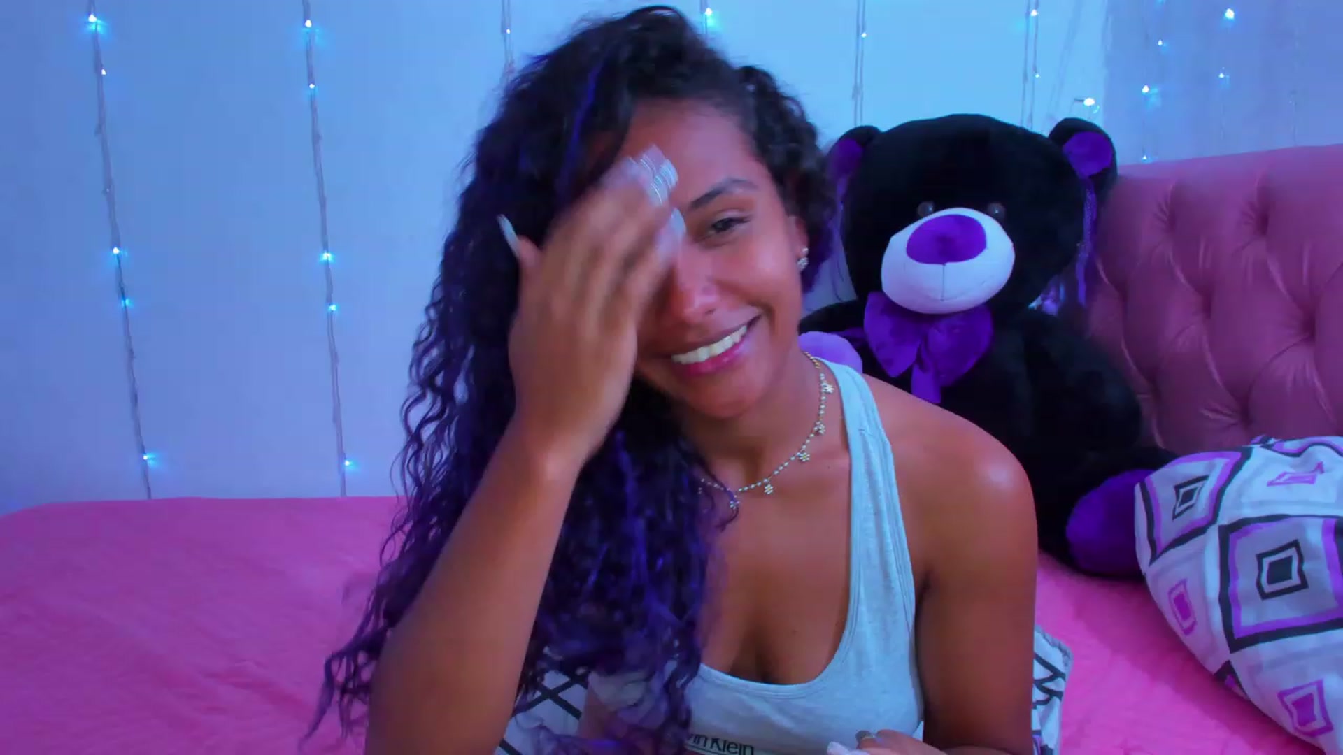 Gallery image thumbnail from Violet_Fit's myfreecams stream on, 01/17/2023, 15:04 image 16 of 20