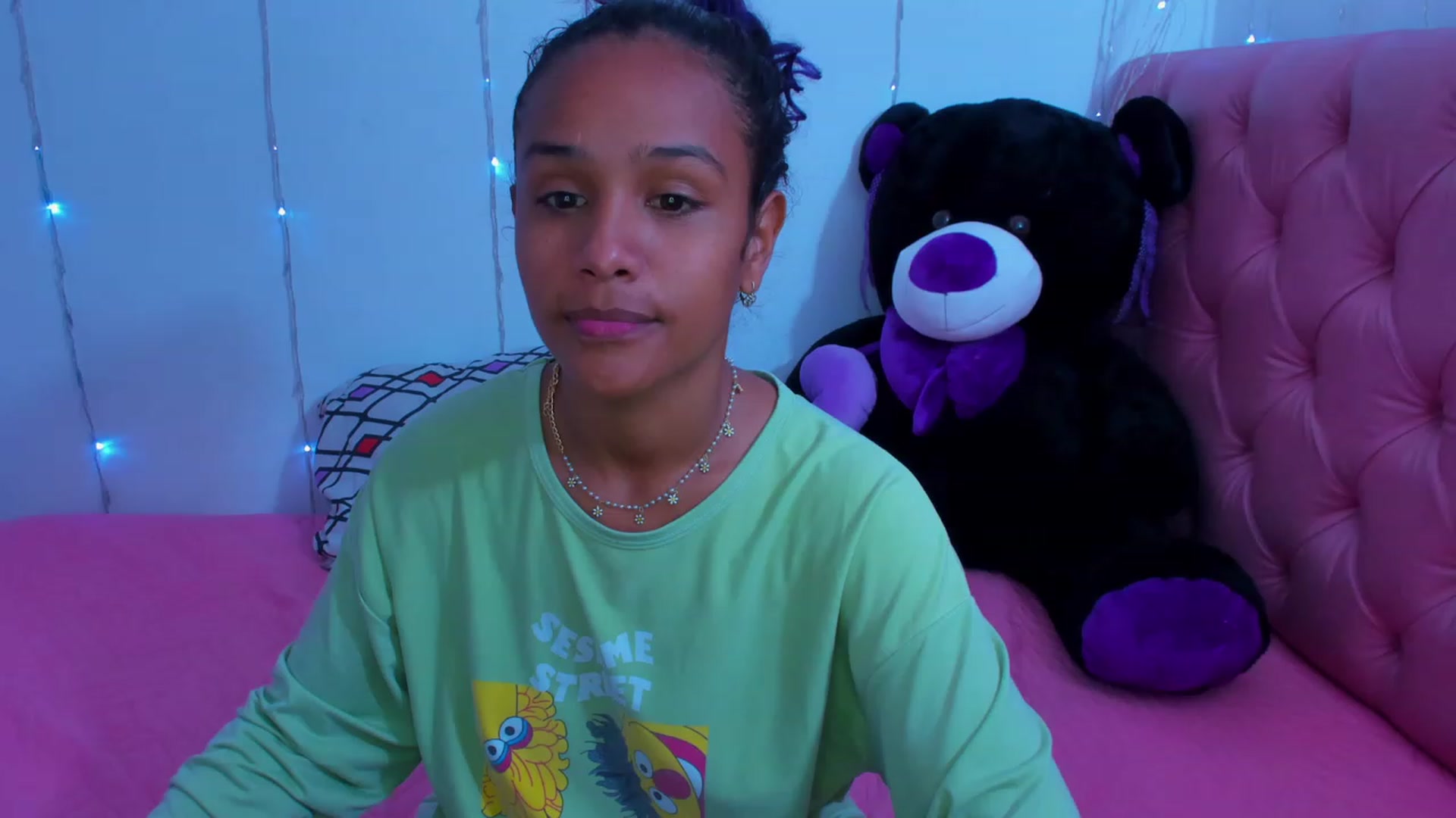 Gallery image thumbnail from Violet_Fit's myfreecams stream on, 01/22/2023, 14:43 image 6 of 20