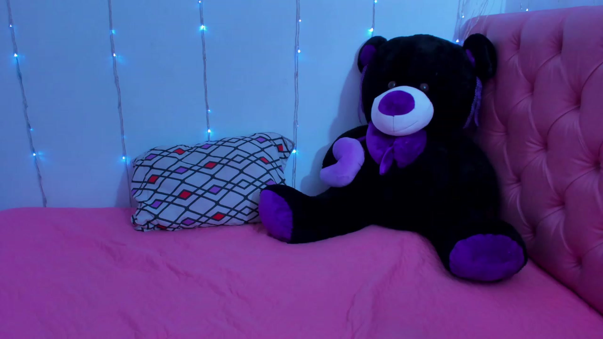 Gallery image thumbnail from Violet_Fit's myfreecams stream on, 01/22/2023, 14:43 image 3 of 20