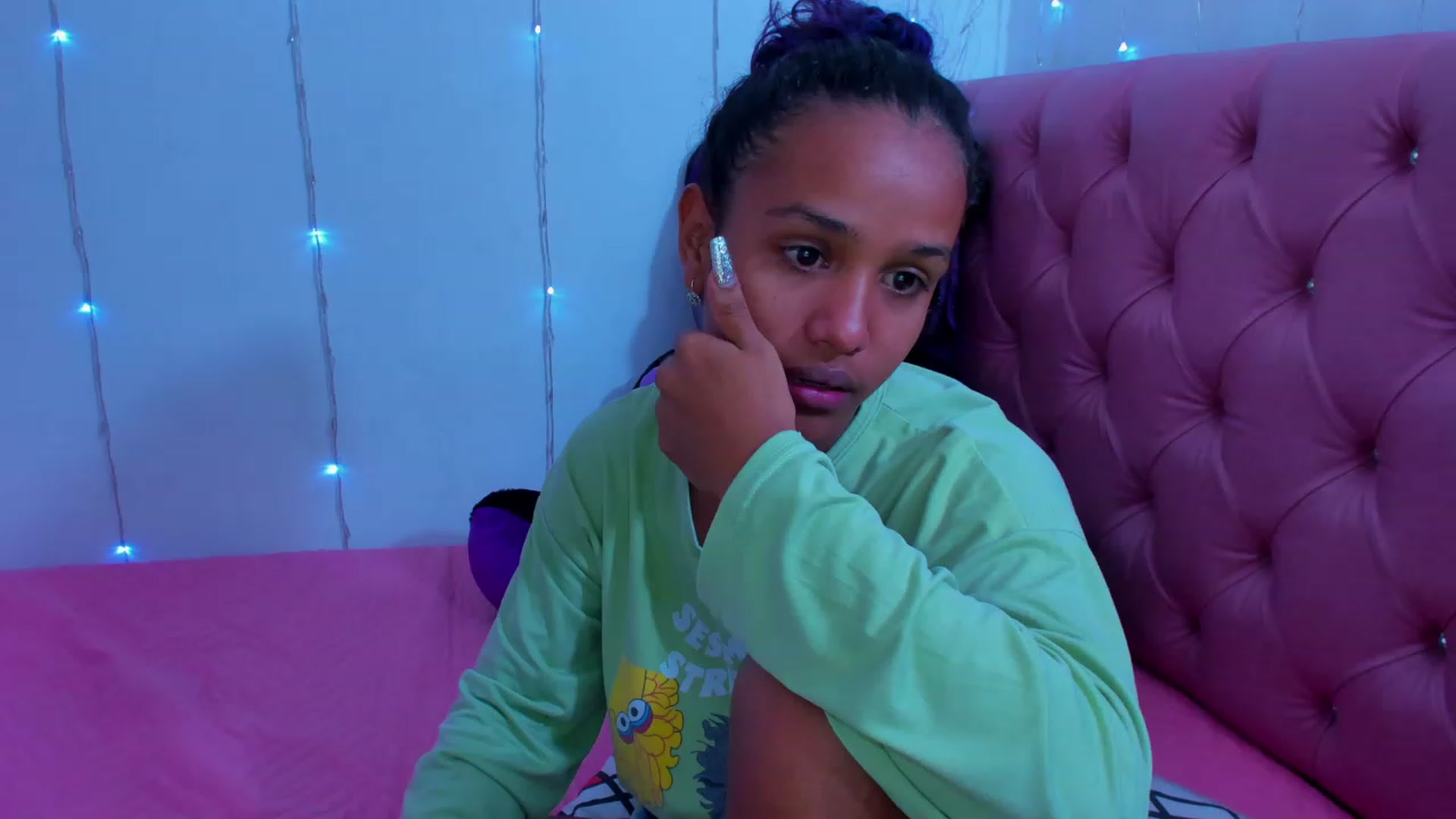 Gallery image thumbnail from Violet_Fit's myfreecams stream on, 01/22/2023, 14:43 image 13 of 20