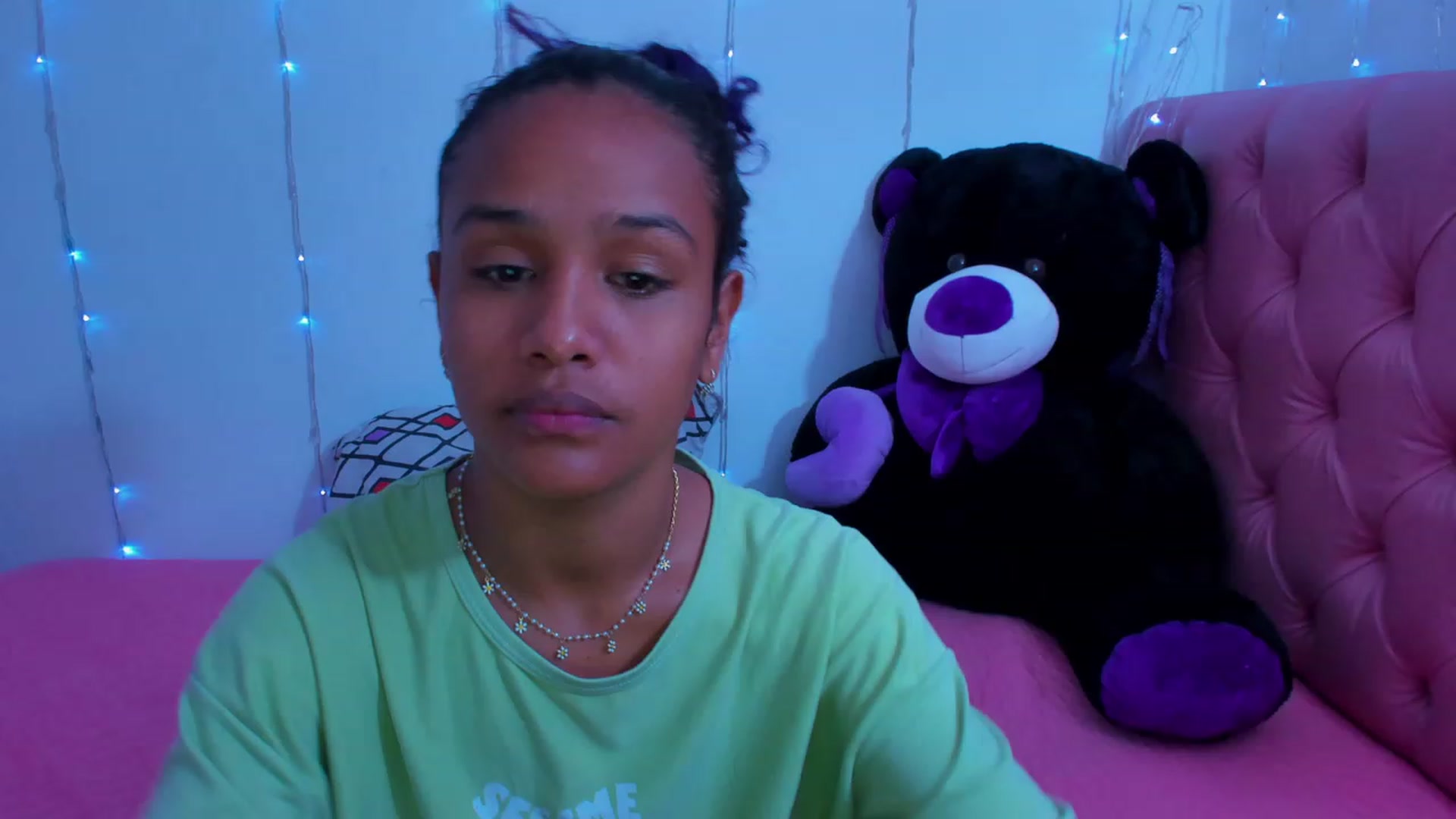 Gallery image thumbnail from Violet_Fit's myfreecams stream on, 01/22/2023, 14:43 image 1 of 20